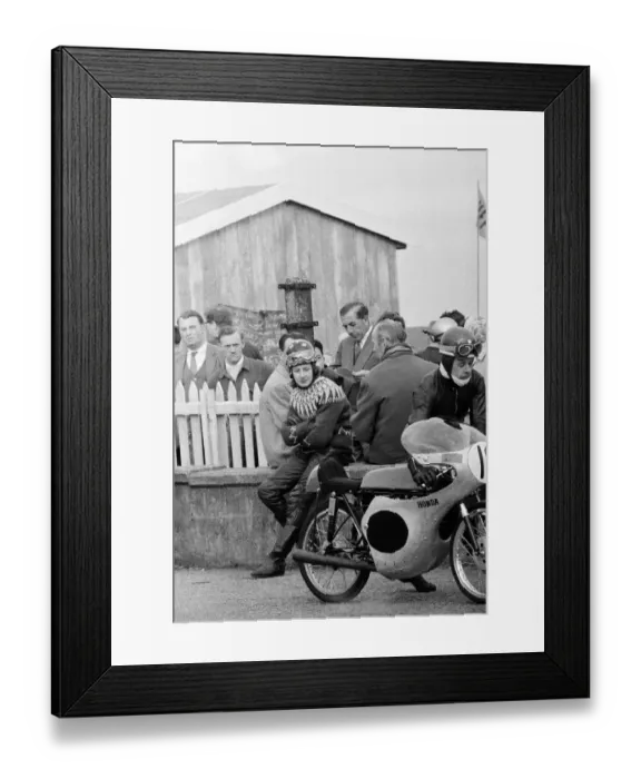 Framed Print : Beryl Swain, motorcycle road racer and the first woman to compete solo in a TT road race Framed Print : Beryl Swain, motorcycle road racer and the first woman to compete solo in a TT road race