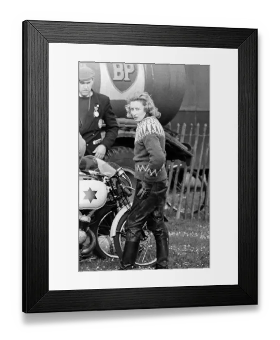 Framed Print : Beryl Swain, motorcycle road racer and the first woman to compete solo in a TT road race