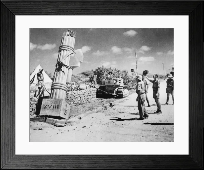 Framed Print : British troops removing a fascist sign in Kismayu during Second World War Framed Print : British troops removing a fascist sign in Kismayu during Second World War