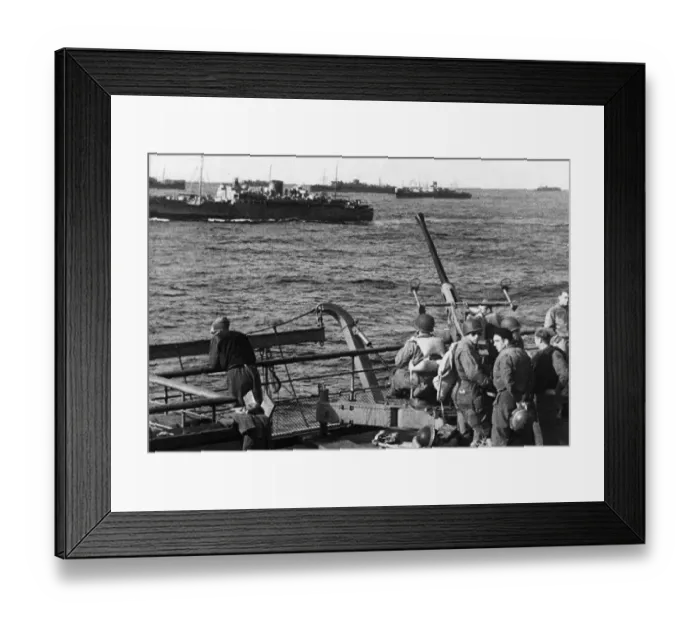 Framed Print : An American task force heads for Oran. US rangers man a anti-aircraft deck gun Framed Print : An American task force heads for Oran. US rangers man a anti-aircraft deck gun
