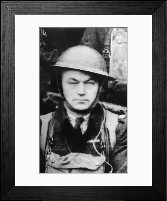 Framed Print : Canadian Major James Earl McRae, awarded the DSO for his operations in Dieppe Framed Print : Canadian Major James Earl McRae, awarded the DSO for his operations in Dieppe
