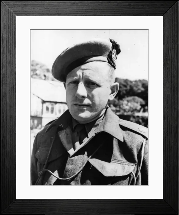 Framed Print : Major Cunningham A / B. M of a Canadian Infantry Brigade awarded the DSO for his actions Framed Print : Major Cunningham A / B. M of a Canadian Infantry Brigade awarded the DSO for his actions