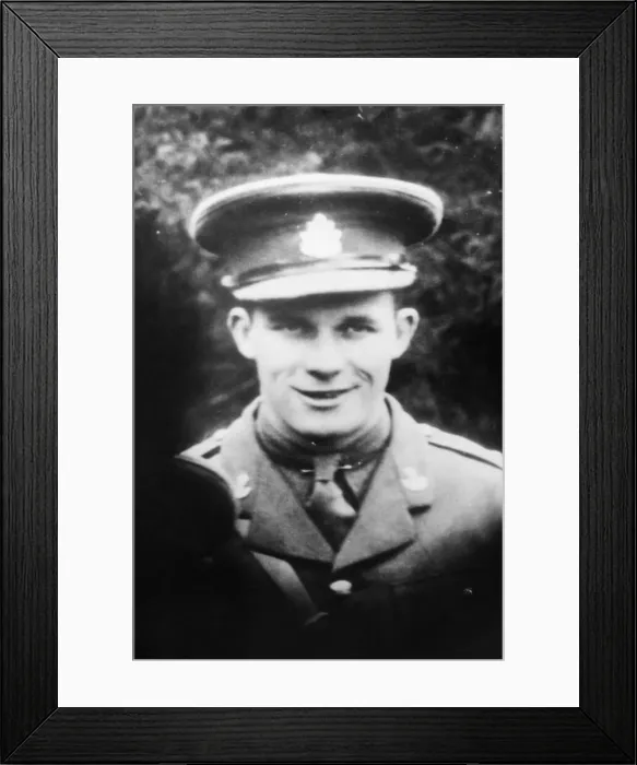 Framed Print : Canadian Captain William Dennis Whitaker, awarded the DSO for his actions in Dieppe Framed Print : Canadian Captain William Dennis Whitaker, awarded the DSO for his actions in Dieppe