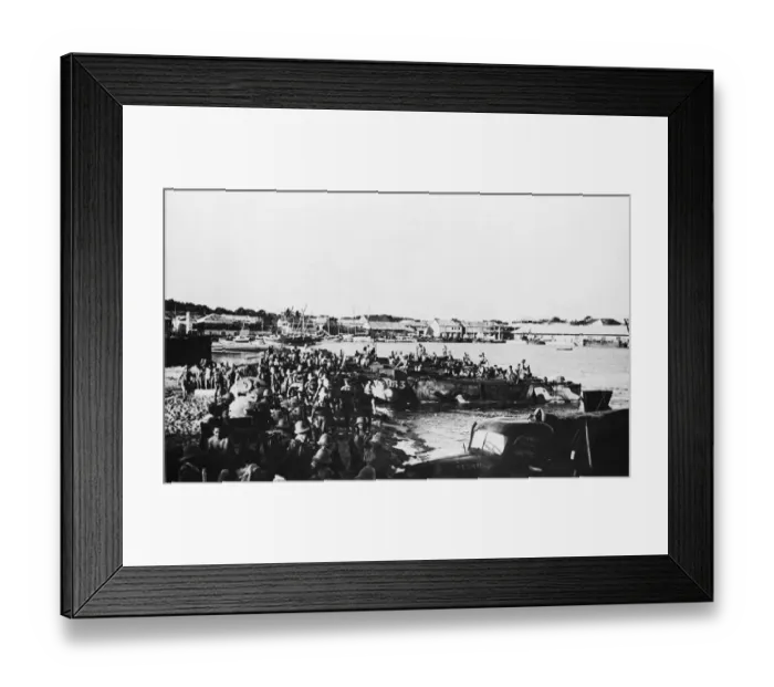 Framed Print : British assault craft reaching the shores of Toamasina, Madagascar during Second World Framed Print : British assault craft reaching the shores of Toamasina, Madagascar during Second World