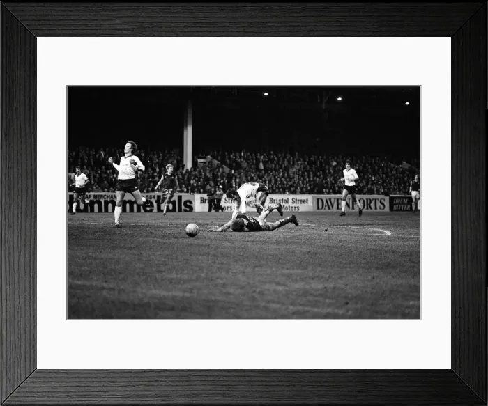 Framed Print : Aston Villa 1-3 Liverpool, Division One match held at Villa Park. 8th December 1979