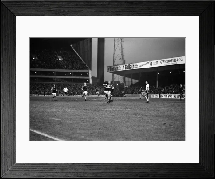 Framed Print : Aston Villa 1-3 Liverpool, Division One match held at Villa Park. 8th December 1979 Framed Print : Aston Villa 1-3 Liverpool, Division One match held at Villa Park. 8th December 1979