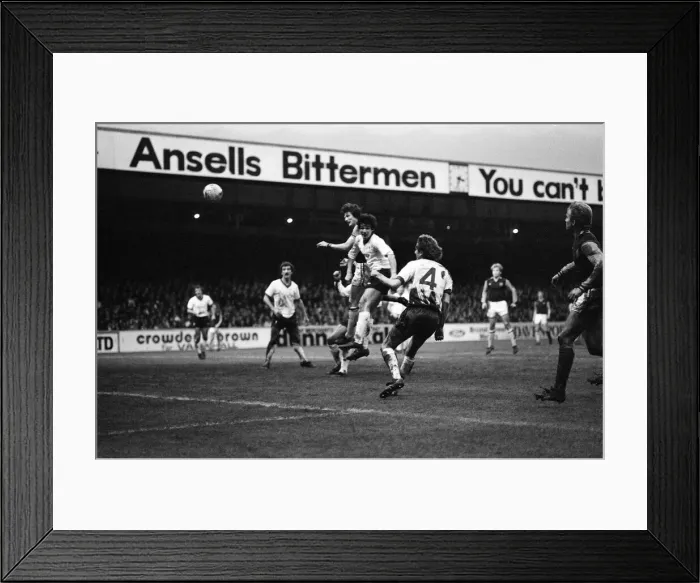 Framed Print : Aston Villa 1-3 Liverpool, Division One match held at Villa Park. 8th December 1979 Framed Print : Aston Villa 1-3 Liverpool, Division One match held at Villa Park. 8th December 1979