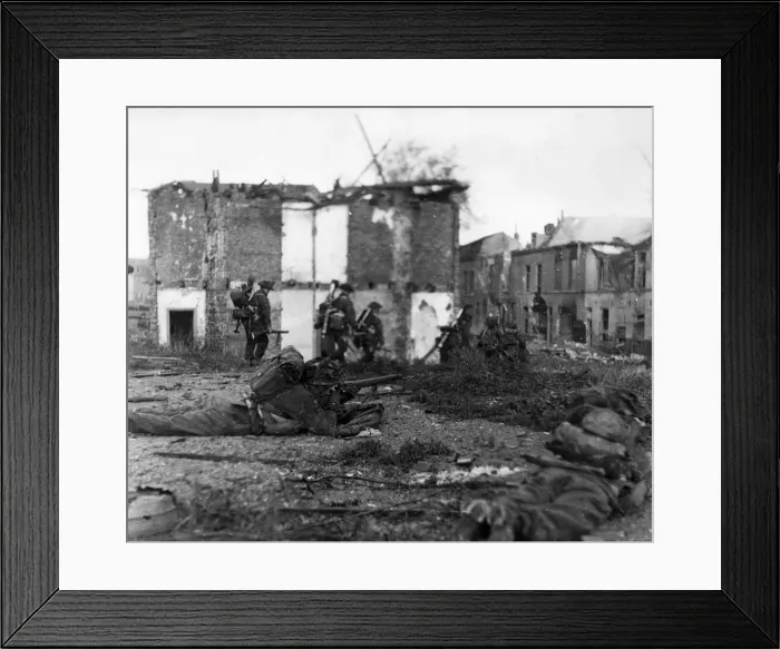 Framed Print : British Landings on Walcheren. Assault troops advancing through the streets of Flushing Framed Print : British Landings on Walcheren. Assault troops advancing through the streets of Flushing