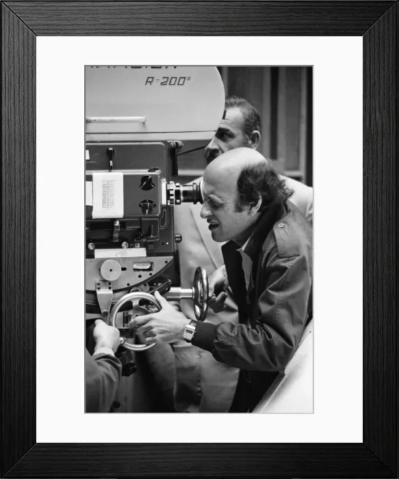 Framed Print : Director Richard Lester and actor Sean Connery on the set of Cuba'in Cadiz Framed Print : Director Richard Lester and actor Sean Connery on the set of Cuba'in Cadiz