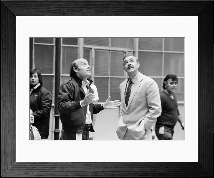 Framed Print : Actor Sean Connery and Director Richard Lester on the set of Cuba'in Cadiz Framed Print : Actor Sean Connery and Director Richard Lester on the set of Cuba'in Cadiz