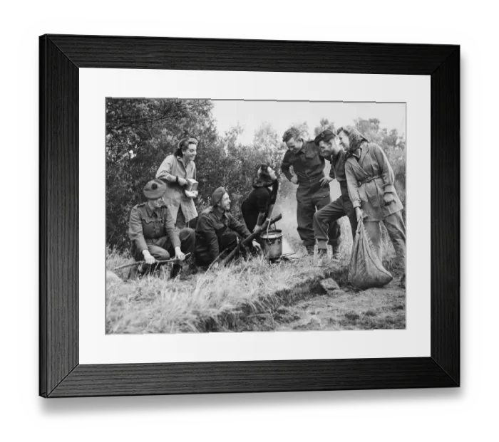Framed Print : Soldiers recovering from their injuries help out on a Bedfordshire farm