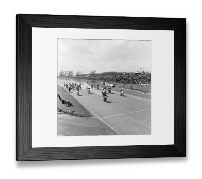 Framed Print : Start of Race, 50cc Ultra-Lightweight Class at Brands Hatch, Friday 12th April 1963