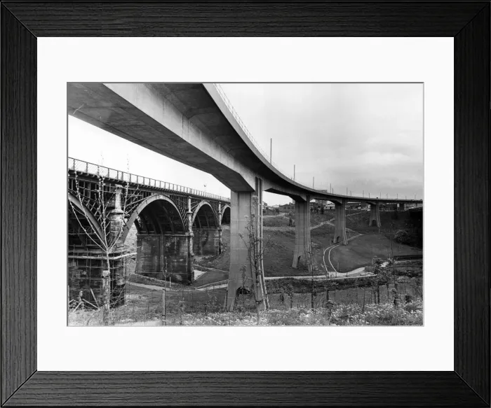 Framed Print : 01463494 Framed Print : 01463494