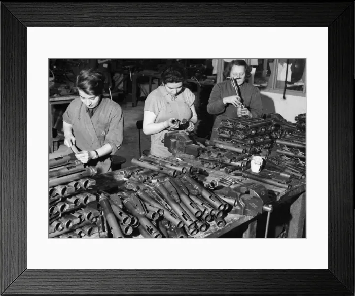 Framed Print : A factory doing vital work on the sten gun for the Ministry of Supply employs workers of Framed Print : A factory doing vital work on the sten gun for the Ministry of Supply employs workers of