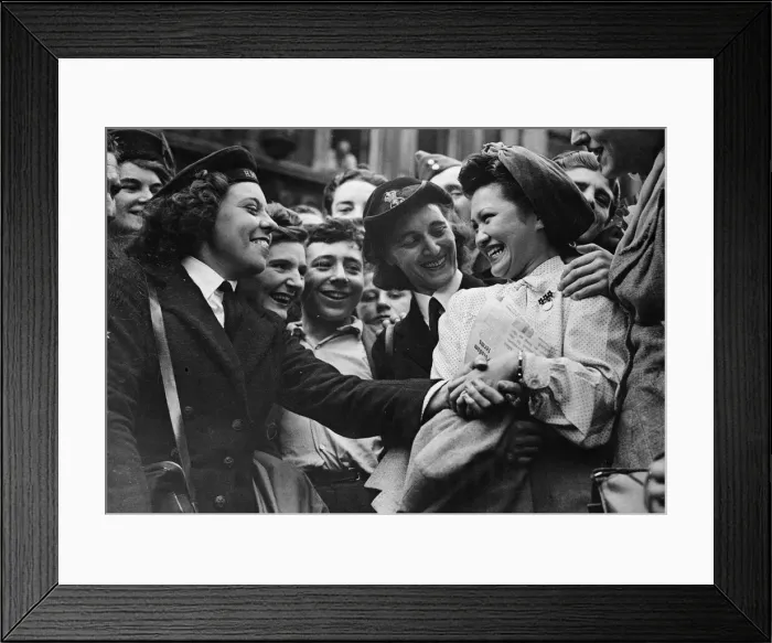 Framed Print : Mrs Lotus Lee-Chang (Lulu to her friends) whose husband is an Army lieutenant Framed Print : Mrs Lotus Lee-Chang (Lulu to her friends) whose husband is an Army lieutenant