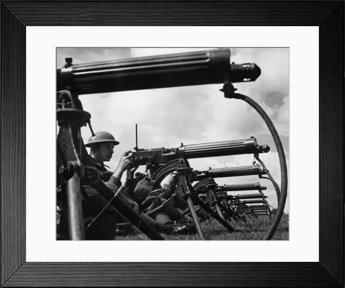 Framed Print : Machine gun battalion in training in the South East of England. 16th August 1941 Framed Print : Machine gun battalion in training in the South East of England. 16th August 1941