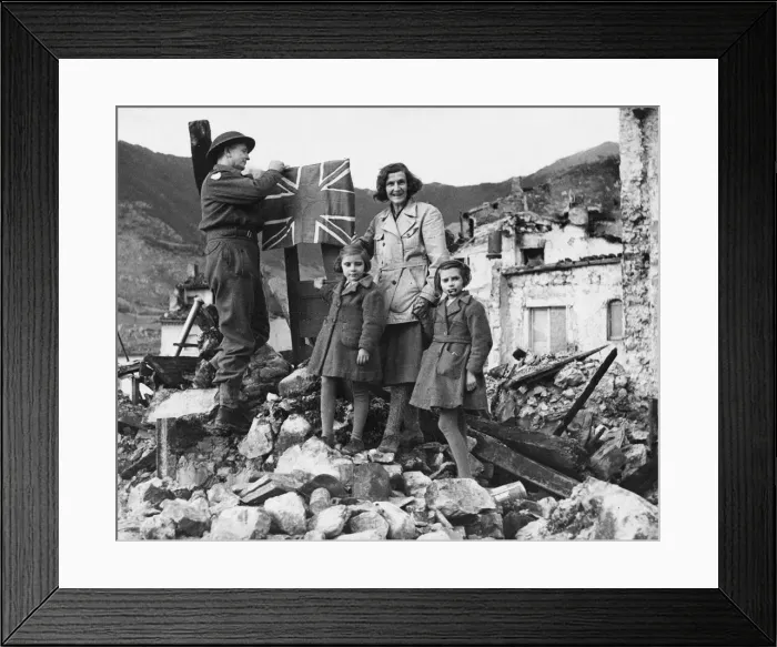 Framed Print : Attached to the Inniskillings is Chaplain D. Jones-Evans, who lives at Pontllanfraith Framed Print : Attached to the Inniskillings is Chaplain D. Jones-Evans, who lives at Pontllanfraith