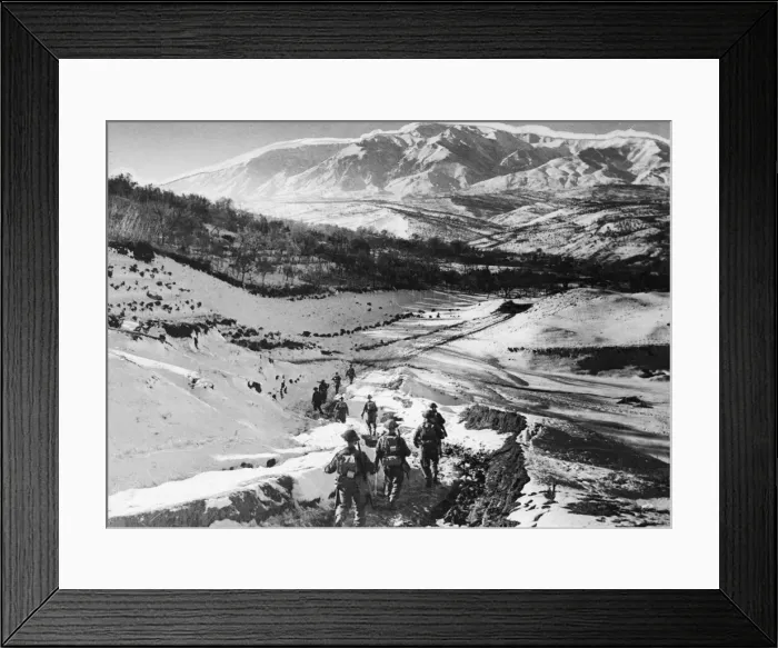 Framed Print : Men of the Green Howards in Italy. 21st January 1944 Framed Print : Men of the Green Howards in Italy. 21st January 1944