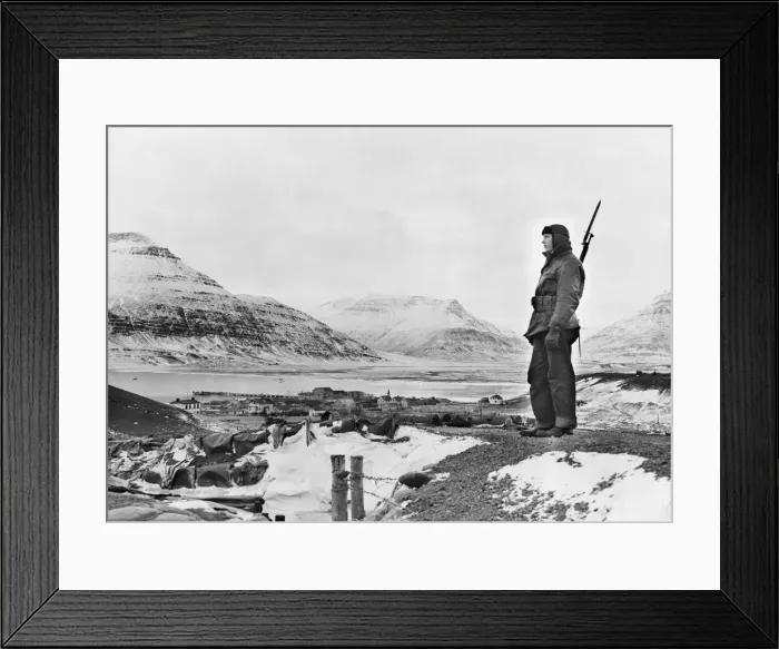 Framed Print : Norwegian soldier on guard at a station in Iceland. 31st May 1943 Framed Print : Norwegian soldier on guard at a station in Iceland. 31st May 1943