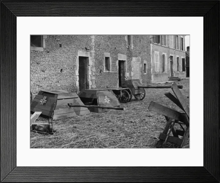 Framed Print : Allied forces in Northern France following the invasion of Normandy in the Second World Framed Print : Allied forces in Northern France following the invasion of Normandy in the Second World