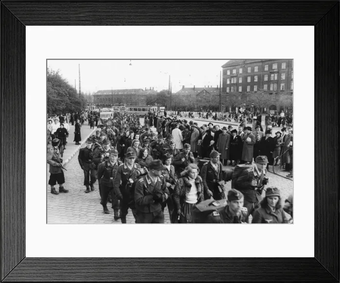 Framed Print : German troops and staff marching through Copenhagen on their way back to Germany Framed Print : German troops and staff marching through Copenhagen on their way back to Germany