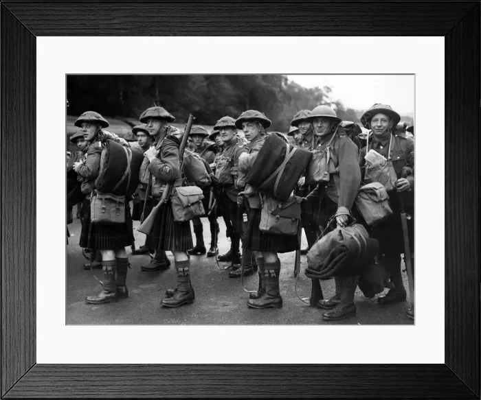 Framed Print : British soldiers leave for France. Circa 1940