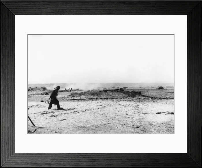 Framed Print : British troops holding positions on the Catania Plain. 28th July 1943 Framed Print : British troops holding positions on the Catania Plain. 28th July 1943