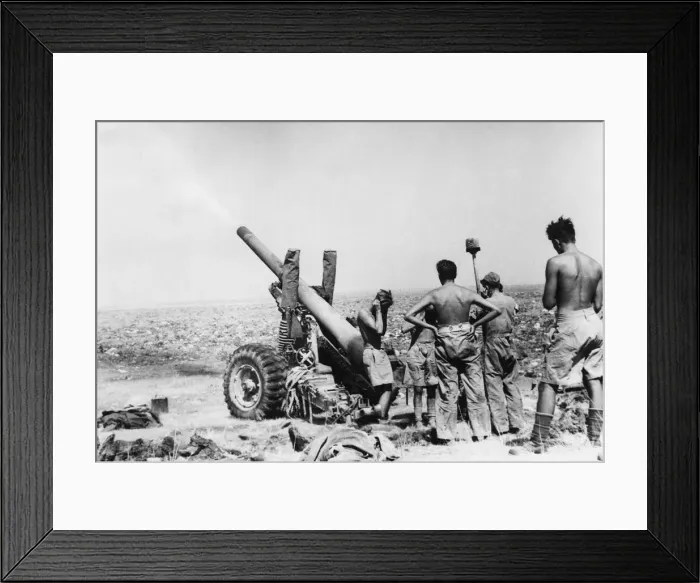 Framed Print : British gunners on the Catania front in Sicily. 17th August 1943 Framed Print : British gunners on the Catania front in Sicily. 17th August 1943