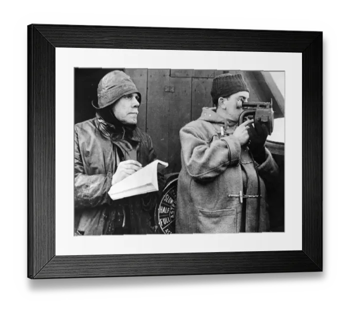 Framed Print : 1st mate taking down a message form a nearby Destroyer