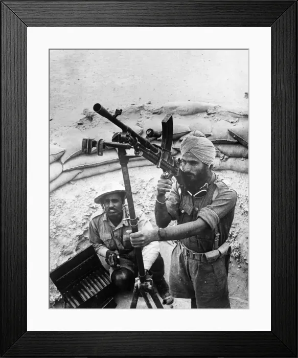 Framed Print : An Indian soldier mans a Bren Gun in the Western Desert. May 1941