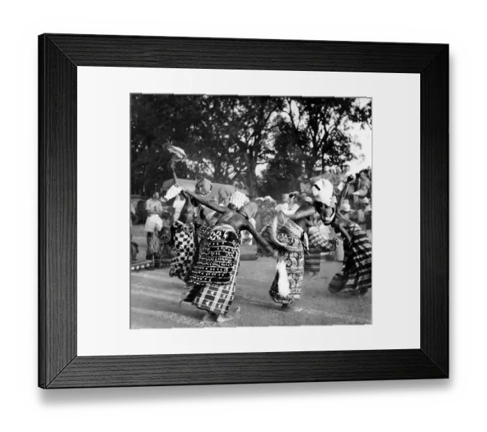 Framed Print : Girls from the Susu tribe in northern Sierra Leone and French Guinea dancing in Freetown Framed Print : Girls from the Susu tribe in northern Sierra Leone and French Guinea dancing in Freetown