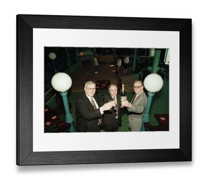 Framed Print : JBs nightspot and restaurant, Damson Parkway, Solihull. 2nd February 1994