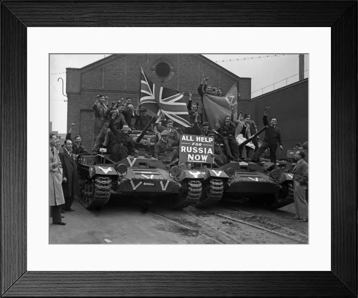 Framed Print : Workers at the Birmingham Railway Carriage and Wagon Company celebrate sending Valentine Framed Print : Workers at the Birmingham Railway Carriage and Wagon Company celebrate sending Valentine