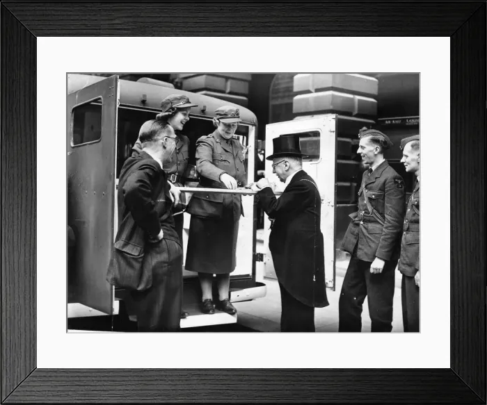 Framed Print : Mobile Canteen presented to Liverpool in Merseyside, by East Liverpool in Ohio, America