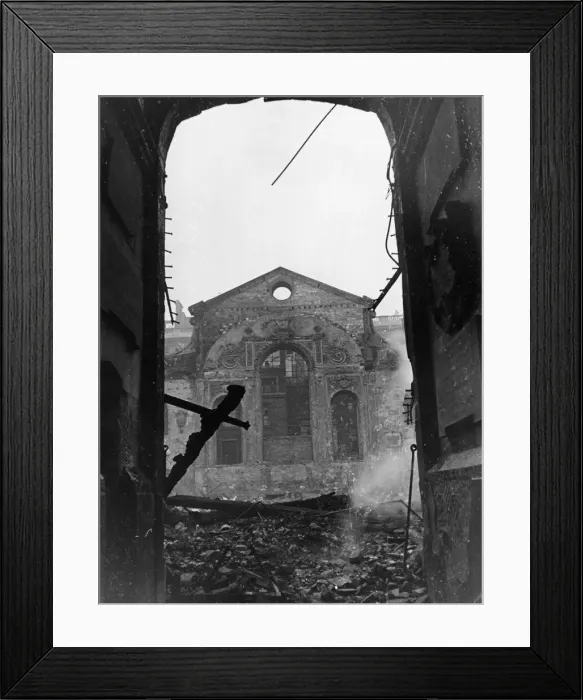 Framed Print : German air raid on the city of London during the Second World War Framed Print : German air raid on the city of London during the Second World War