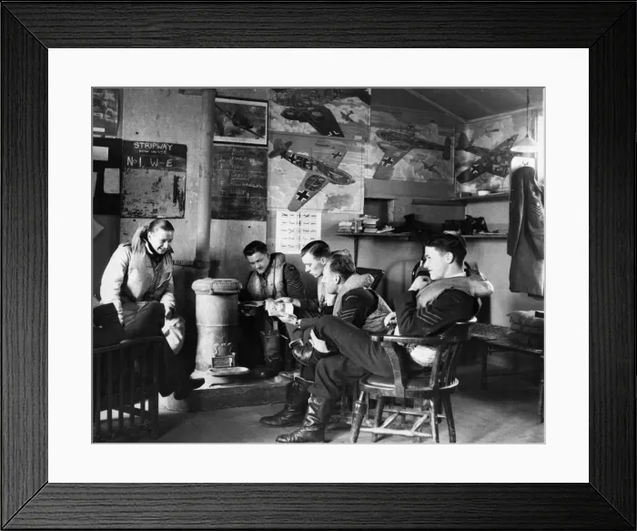 Framed Print : Spitfire Pilots from the RAF in Scotland wearing their Mae Wests Framed Print : Spitfire Pilots from the RAF in Scotland wearing their Mae Wests