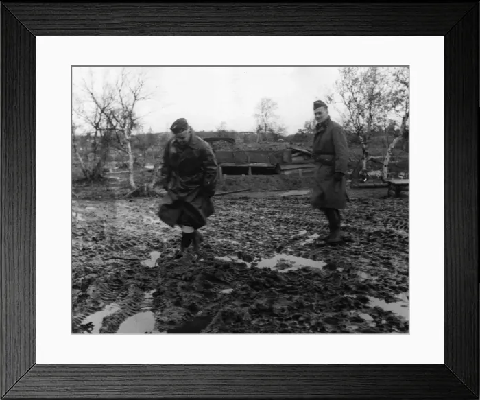 Framed Print : Picture shows wing Commander HNG Ramsbottom - Isherwood AFC Commanding the Wing (left Framed Print : Picture shows wing Commander HNG Ramsbottom - Isherwood AFC Commanding the Wing (left