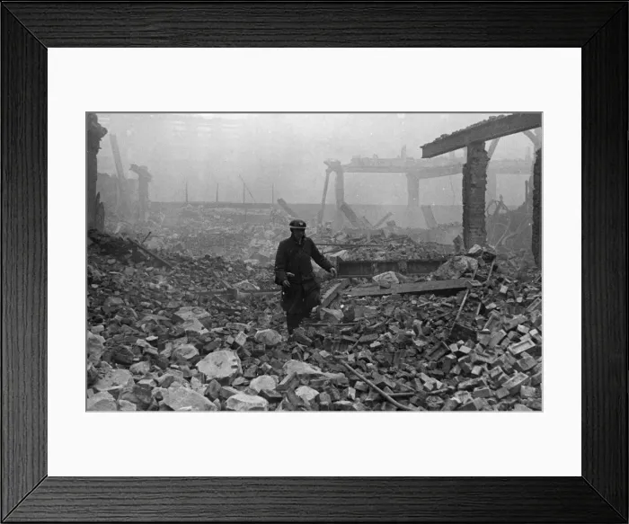 Framed Print : German air raid on the city of London during the Second World War