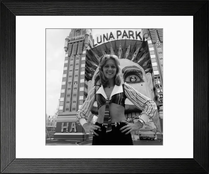 Framed Print : Actress Olivia Newton-John in Sydney, Australia. 3rd November 1973 Framed Print : Actress Olivia Newton-John in Sydney, Australia. 3rd November 1973