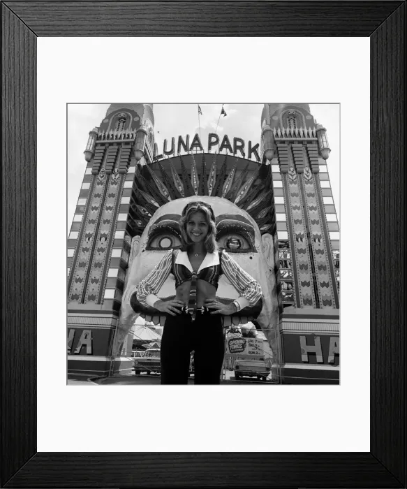 Framed Print : Actress Olivia Newton-John in Sydney, Australia. 3rd November 1973 Framed Print : Actress Olivia Newton-John in Sydney, Australia. 3rd November 1973