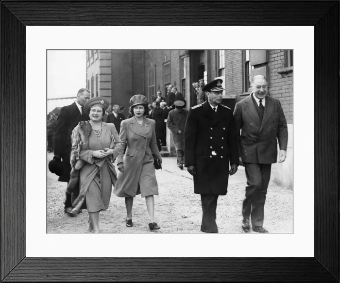 Framed Print : King George VI, Queen Elizabeth and their daughter Princess Elizabeth, visit Cardiff Framed Print : King George VI, Queen Elizabeth and their daughter Princess Elizabeth, visit Cardiff