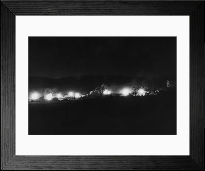 Framed Print : Royal Artillery guns in action around Monte Camino. 17th December 1943 Framed Print : Royal Artillery guns in action around Monte Camino. 17th December 1943