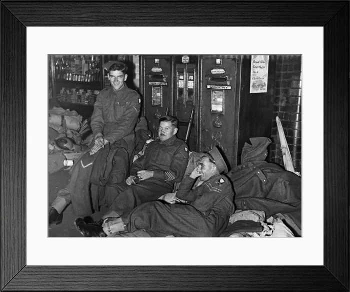 Framed Print : 8th Army returning on leave from the Middle East. (left) Corpl. A Framed Print : 8th Army returning on leave from the Middle East. (left) Corpl. A