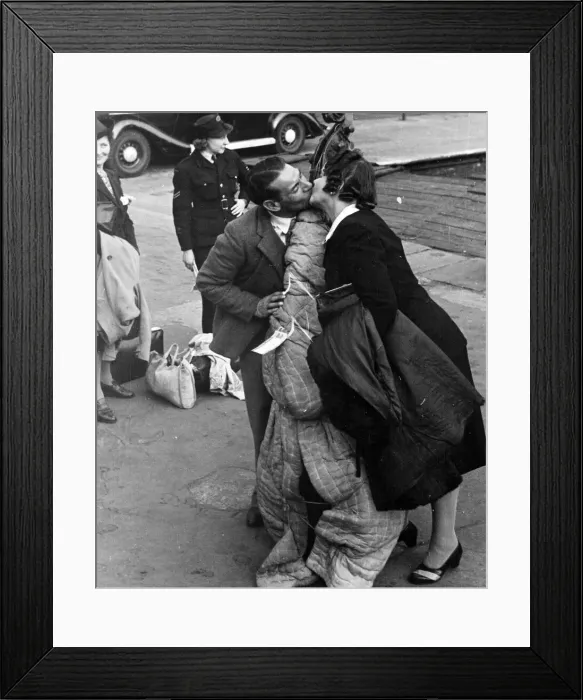 Framed Print : Bob Sheppard and his fiddle being greeted by his sister, Mrs F. Hughes Framed Print : Bob Sheppard and his fiddle being greeted by his sister, Mrs F. Hughes