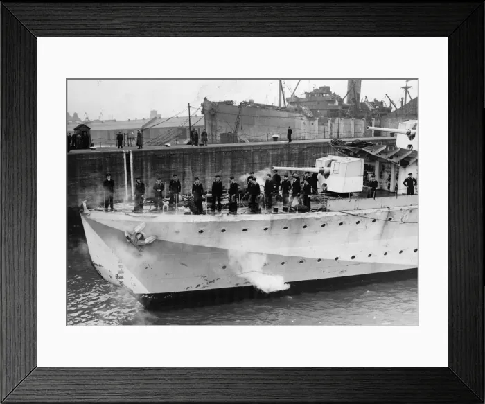 Framed Print : H. M. S. Hesperus enters a harbour, showing damage to her bows caused by ramming a German Framed Print : H. M. S. Hesperus enters a harbour, showing damage to her bows caused by ramming a German