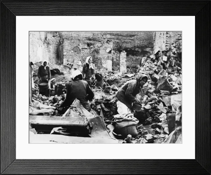 Framed Print : Civilians in Russia amongst ruins after an Air raid during the Second World War Framed Print : Civilians in Russia amongst ruins after an Air raid during the Second World War