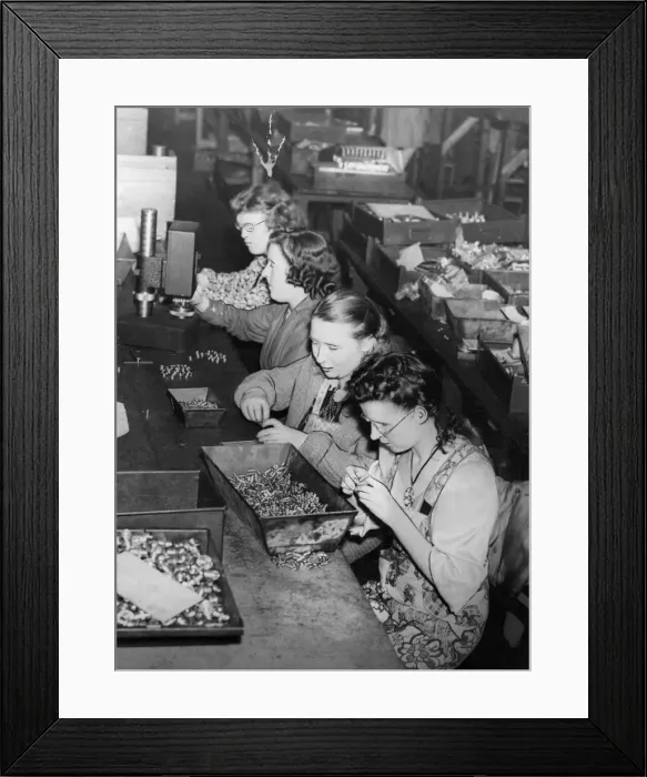 Framed Print : Emily Davies (nearest camera) who was blinded following an air raid in the blitz Framed Print : Emily Davies (nearest camera) who was blinded following an air raid in the blitz
