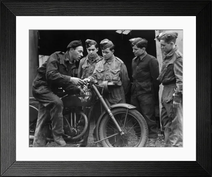 Framed Print : A party of boys from Army Cadets battalions from all parts of Southern England last week Framed Print : A party of boys from Army Cadets battalions from all parts of Southern England last week