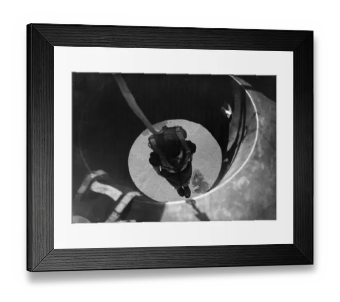 Framed Print : A British paratrooper doing a training jump from a static balloon Framed Print : A British paratrooper doing a training jump from a static balloon