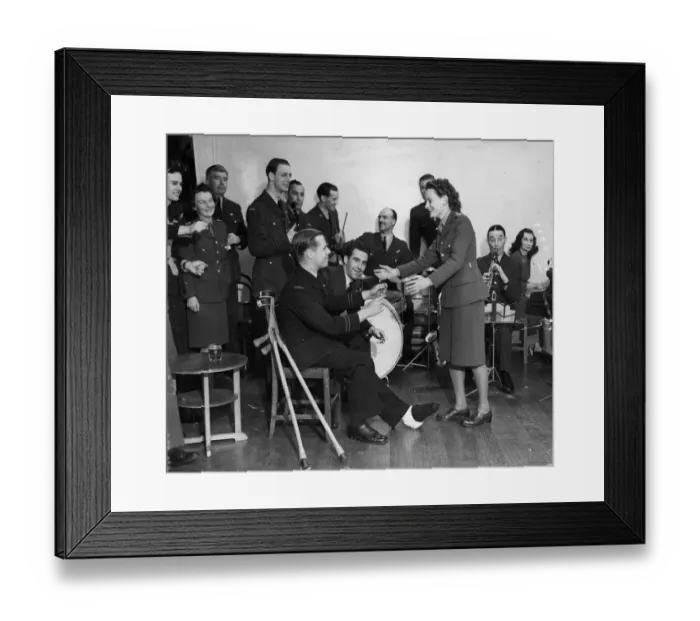 Framed Print : Scene in an RAF rehabilitation centre in England during the Second World War showing Framed Print : Scene in an RAF rehabilitation centre in England during the Second World War showing
